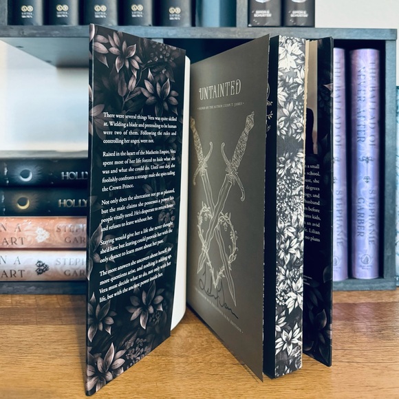 Bookish box Exclusive Signed Edition Untainted by Lilian T. James - Picture 13 of 15